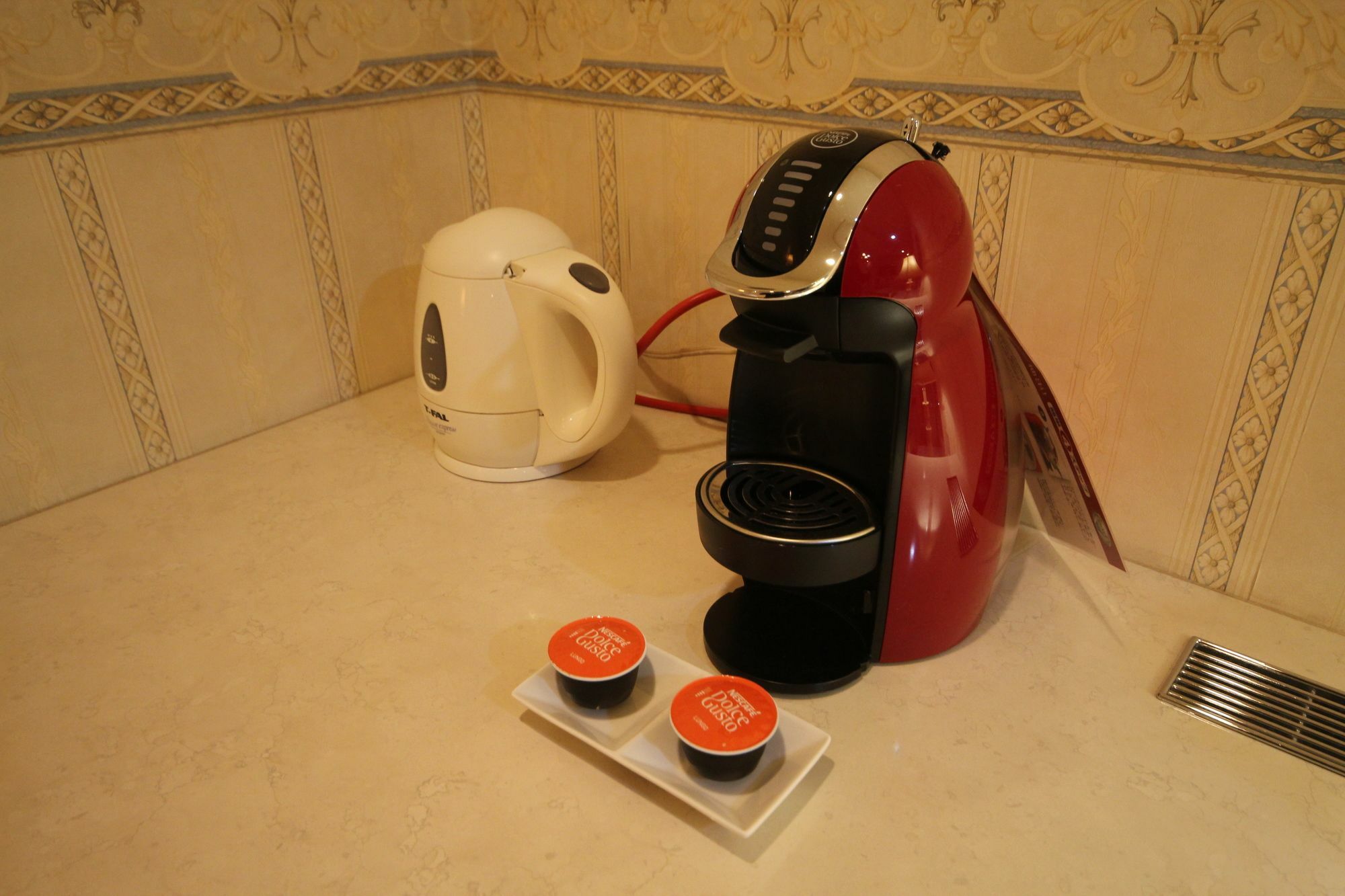 אוסקה Hotel Afternoon (Adults Only) מראה חיצוני תמונה