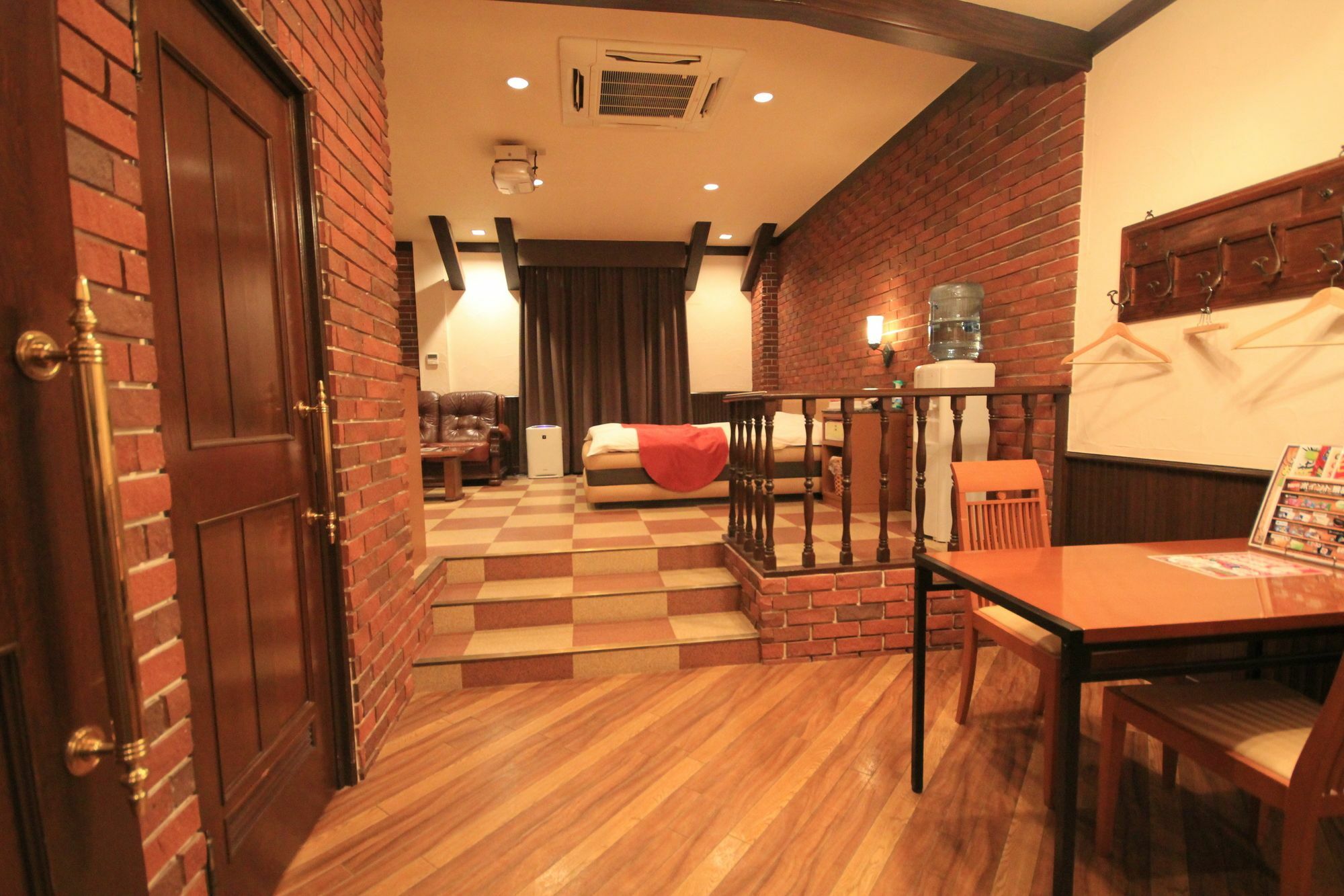 אוסקה Hotel Afternoon (Adults Only) מראה חיצוני תמונה